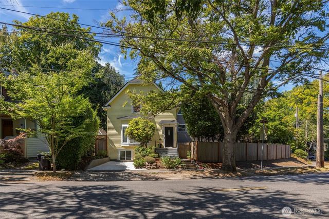 2815 8th Avenue W, Seattle, WA 98119