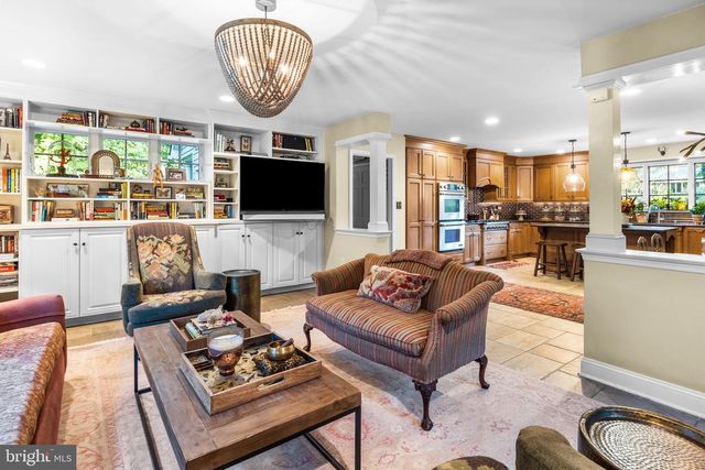 1108 EVERGREEN RD, Yardley, PA 19067