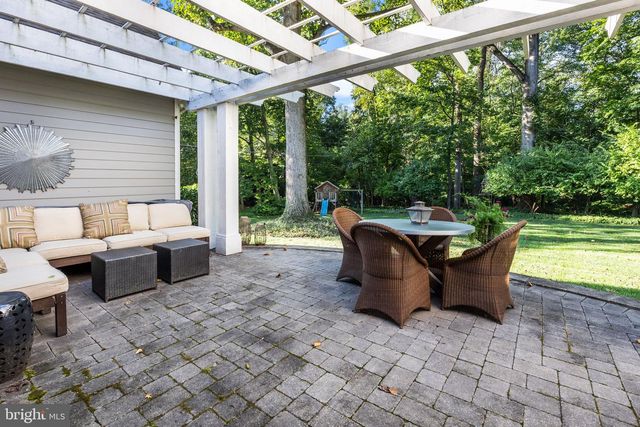 1108 EVERGREEN RD, Yardley, PA 19067