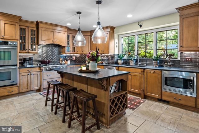 1108 EVERGREEN RD, Yardley, PA 19067