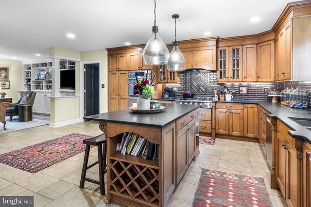 1108 EVERGREEN RD, Yardley, PA 19067