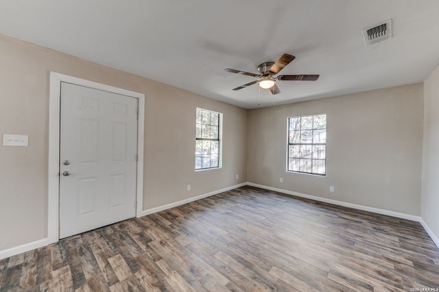 142 SARGENT ST, San Antonio, TX 78210