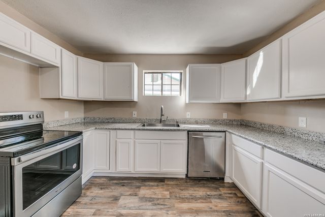 142 SARGENT ST, San Antonio, TX 78210