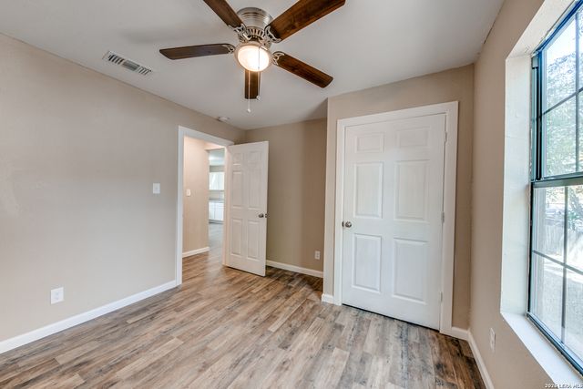 142 SARGENT ST, San Antonio, TX 78210