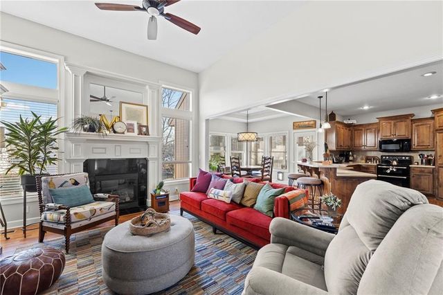 24021 Eagle Court, Paola, KS 66071