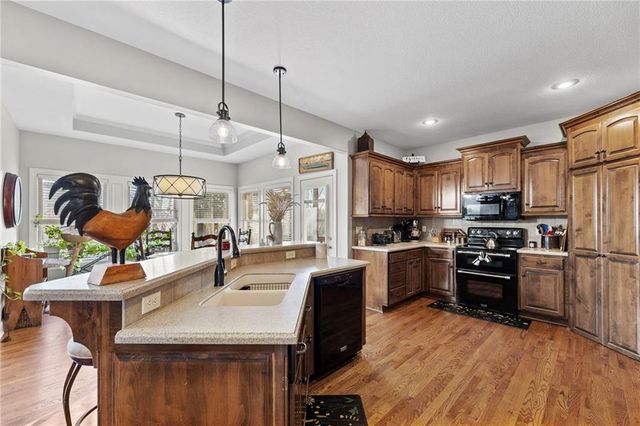 24021 Eagle Court, Paola, KS 66071