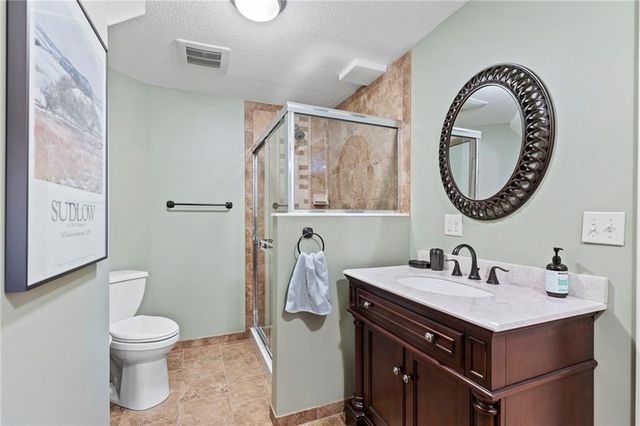 24021 Eagle Court, Paola, KS 66071