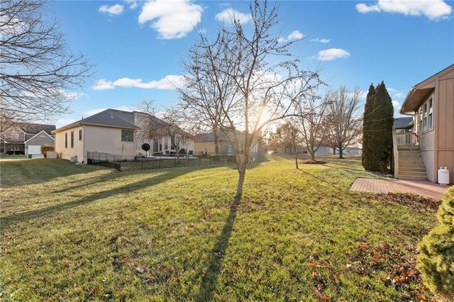 24021 Eagle Court, Paola, KS 66071