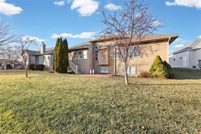 24021 Eagle Court, Paola, KS 66071