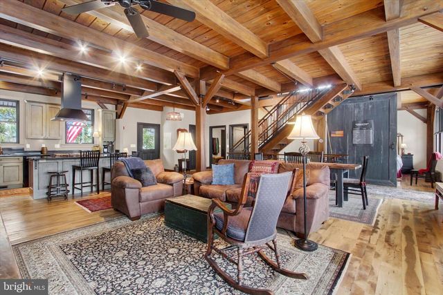 742 HARRISON DR, Gettysburg, PA 17325