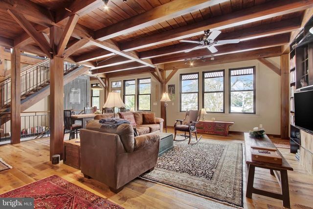 742 HARRISON DR, Gettysburg, PA 17325