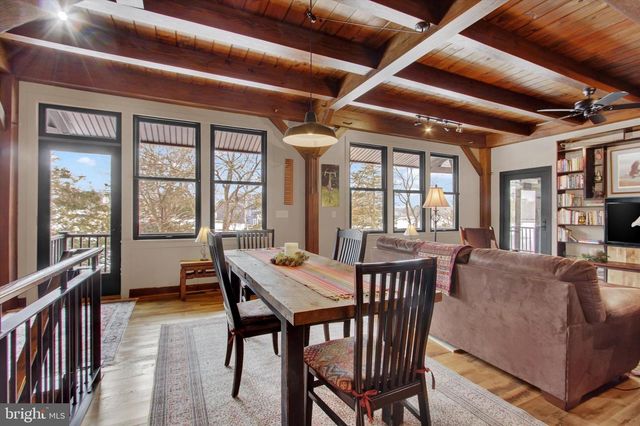 742 HARRISON DR, Gettysburg, PA 17325