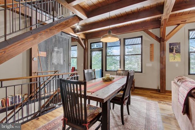 742 HARRISON DR, Gettysburg, PA 17325