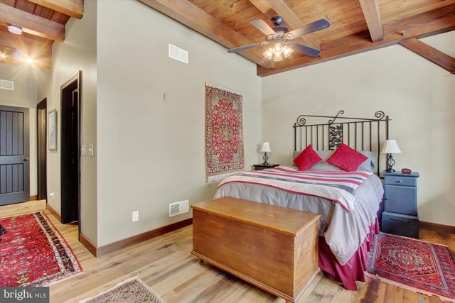 742 HARRISON DR, Gettysburg, PA 17325