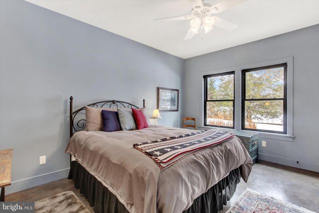 742 HARRISON DR, Gettysburg, PA 17325