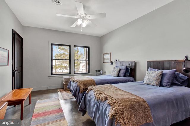 742 HARRISON DR, Gettysburg, PA 17325