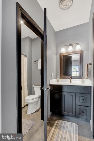 742 HARRISON DR, Gettysburg, PA 17325