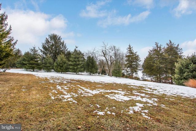 742 HARRISON DR, Gettysburg, PA 17325