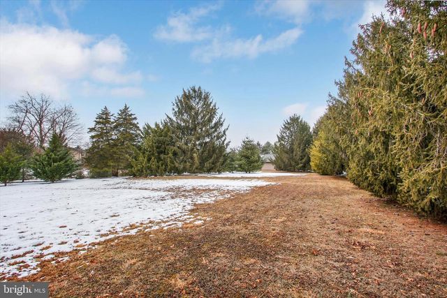 742 HARRISON DR, Gettysburg, PA 17325