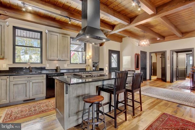 742 HARRISON DR, Gettysburg, PA 17325