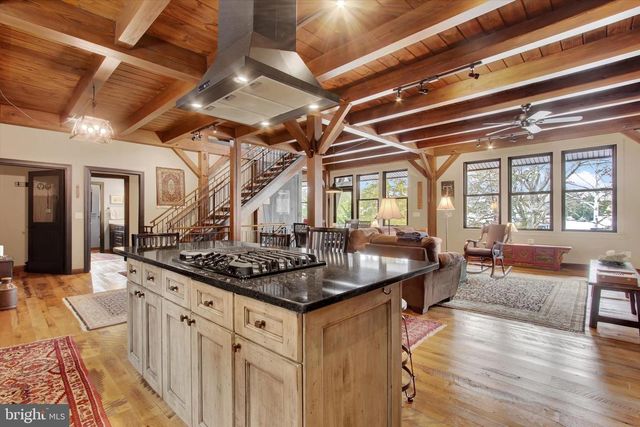 742 HARRISON DR, Gettysburg, PA 17325