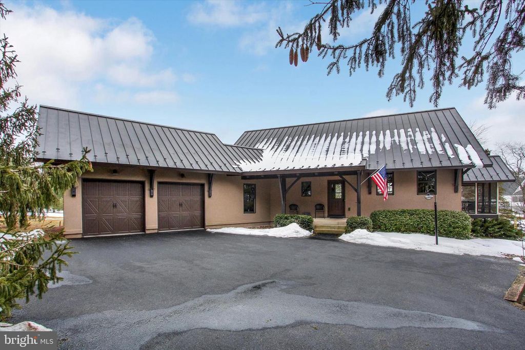 742 HARRISON DR, Gettysburg, PA 17325