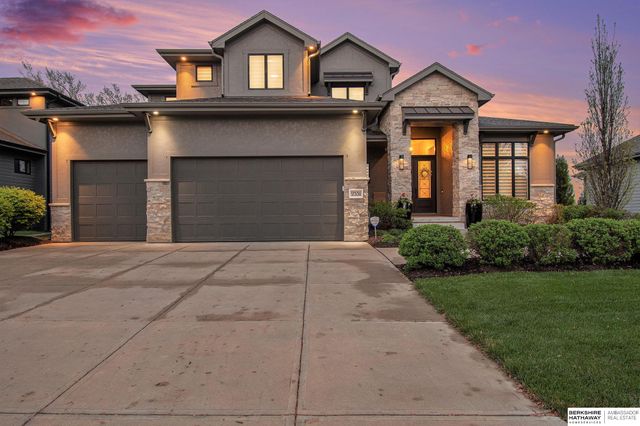 2331 S 218th Avenue, Elkhorn, NE 68022