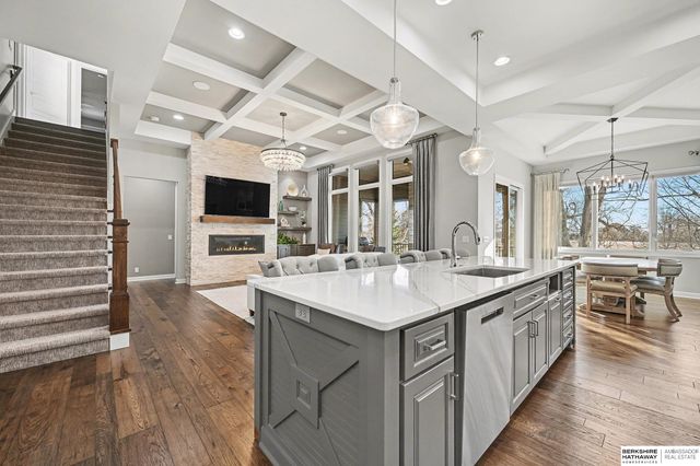 2331 S 218th Avenue, Elkhorn, NE 68022