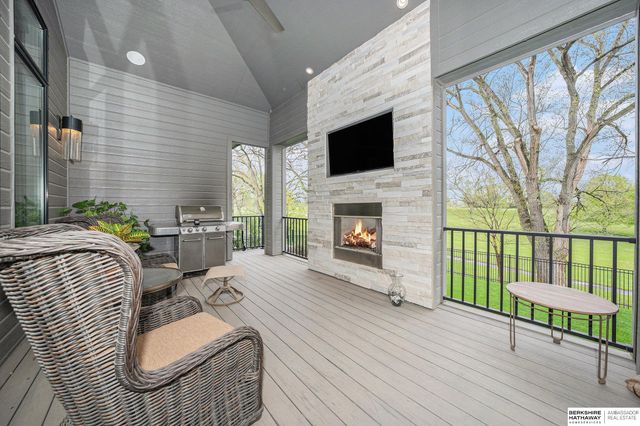 2331 S 218th Avenue, Elkhorn, NE 68022