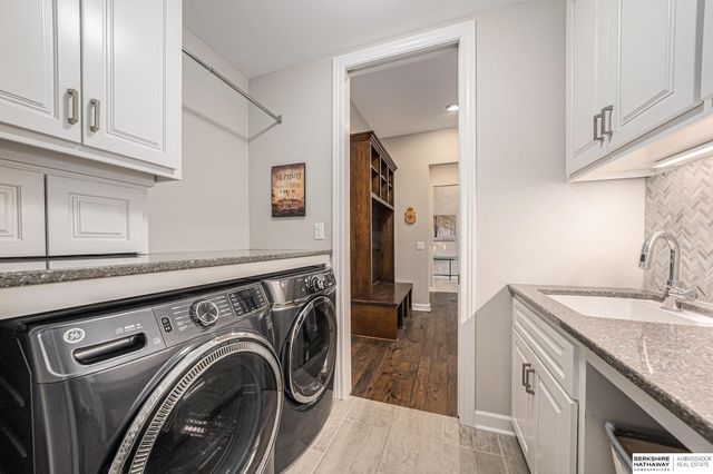 2331 S 218th Avenue, Elkhorn, NE 68022