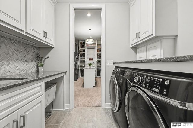 2331 S 218th Avenue, Elkhorn, NE 68022