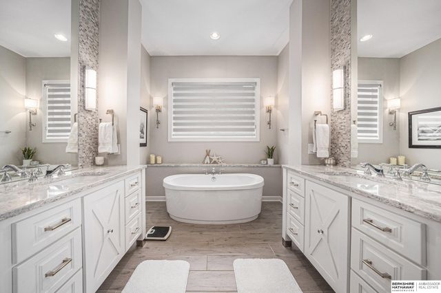 2331 S 218th Avenue, Elkhorn, NE 68022