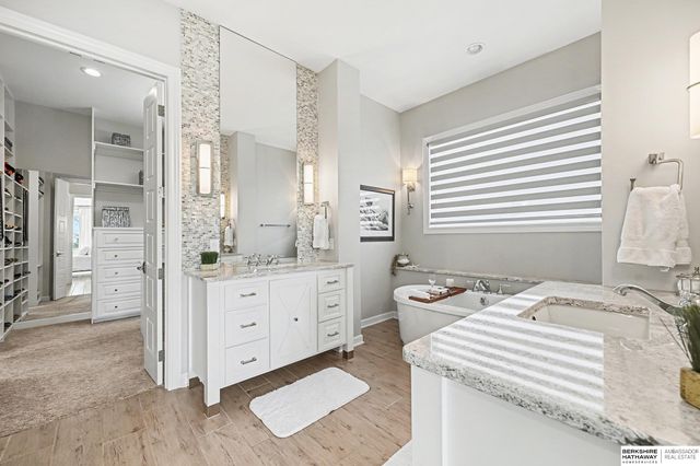 2331 S 218th Avenue, Elkhorn, NE 68022