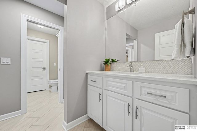 2331 S 218th Avenue, Elkhorn, NE 68022