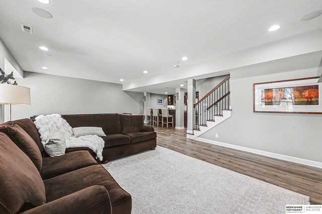 2331 S 218th Avenue, Elkhorn, NE 68022