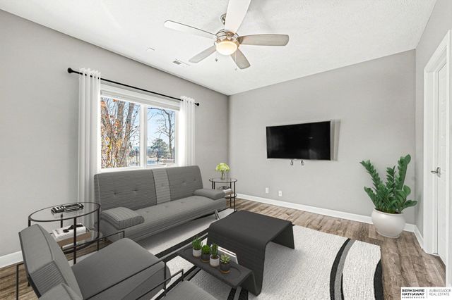 2331 S 218th Avenue, Elkhorn, NE 68022