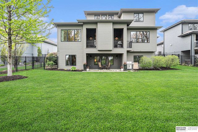 2331 S 218th Avenue, Elkhorn, NE 68022