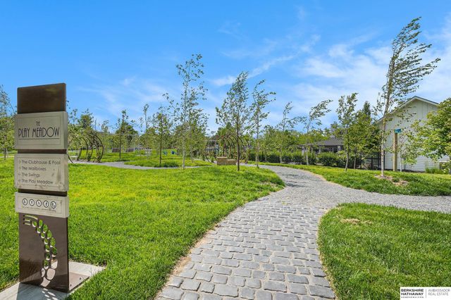 2331 S 218th Avenue, Elkhorn, NE 68022