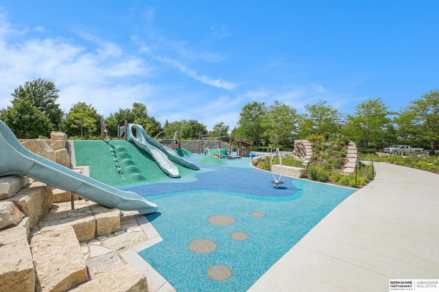 2331 S 218th Avenue, Elkhorn, NE 68022