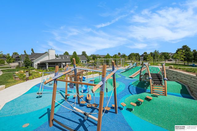 2331 S 218th Avenue, Elkhorn, NE 68022