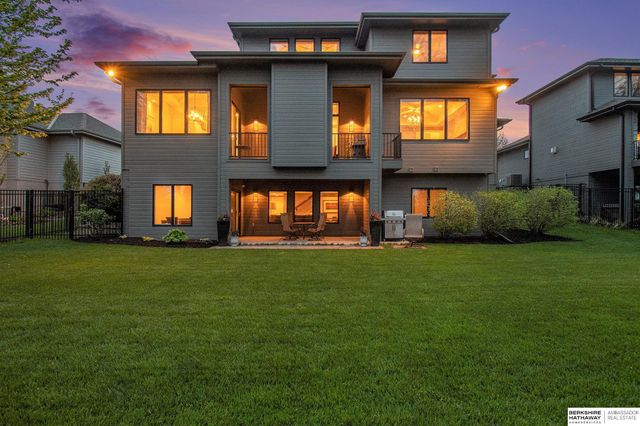 2331 S 218th Avenue, Elkhorn, NE 68022