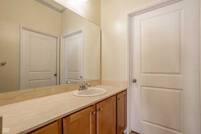 450 E Ohio Street 207, Indianapolis, IN 46204