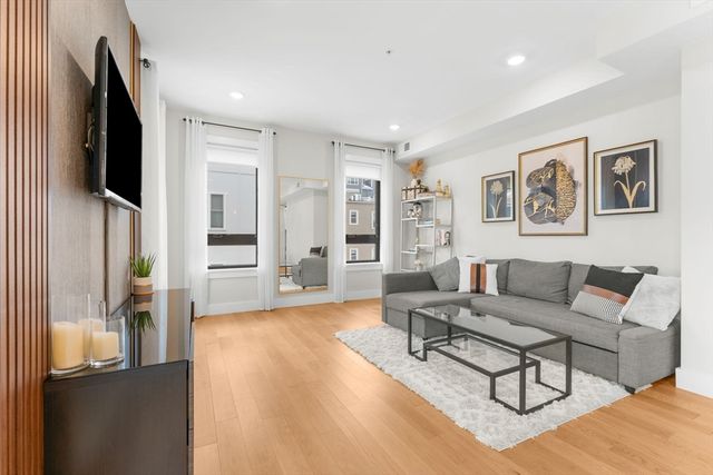 13 Alpine St 202, Somerville, MA 02144