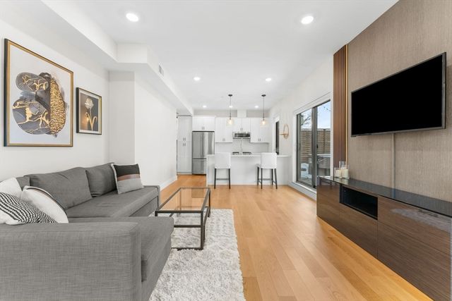 13 Alpine St 202, Somerville, MA 02144