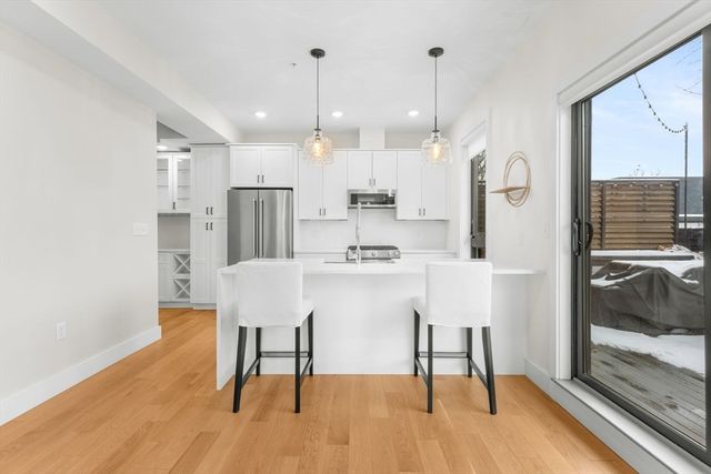 13 Alpine St 202, Somerville, MA 02144