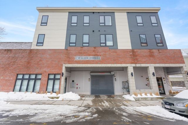 13 Alpine St 202, Somerville, MA 02144