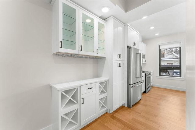 13 Alpine St 202, Somerville, MA 02144