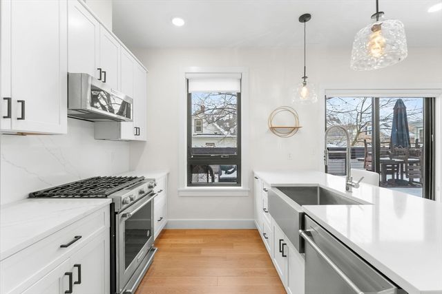 13 Alpine St 202, Somerville, MA 02144