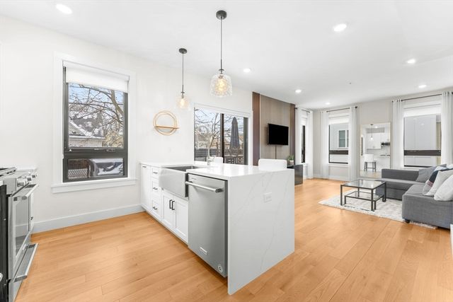 13 Alpine St 202, Somerville, MA 02144