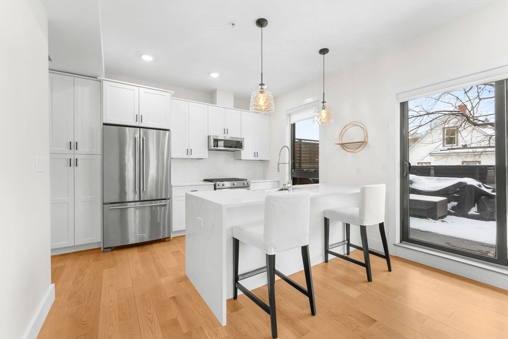 13 Alpine St 202, Somerville, MA 02144